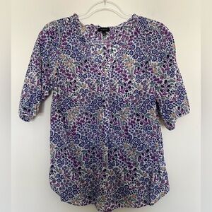 Talbots Half Sleeve V Neck Smocked Shoulder Purple Floral Blouse Top Size Small